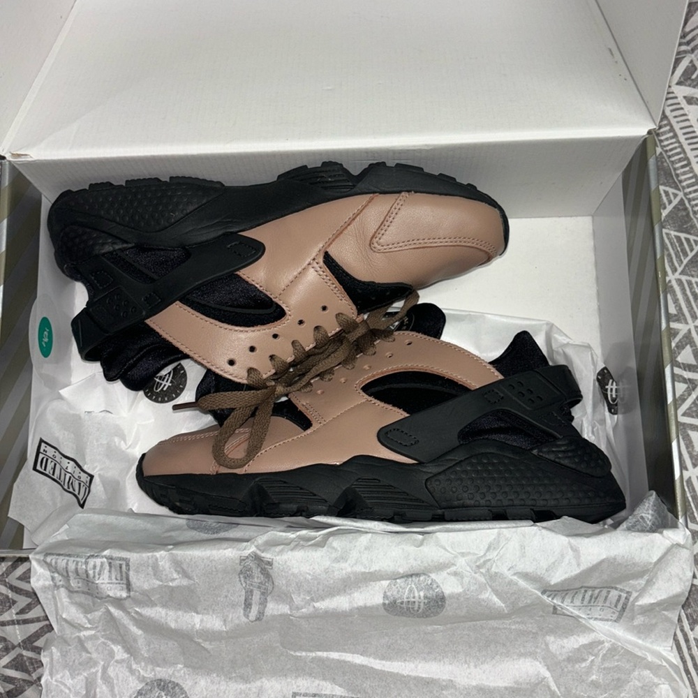 Nike Air Huarache LE Toadstool